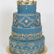 Luxury-Focused Cake Design