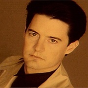 S16.E1: Kyle MacLachlan/Sinéad O'Connor