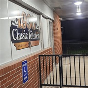 1930 Classic Kitchen