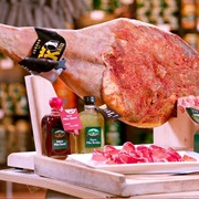 S29.E12: Technological Corks, Zinc Gutters, Traditional Basque Ham, Chisteras