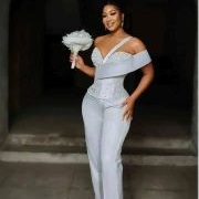 Off-Shoulder Plus Shoulder Strap on Same Side