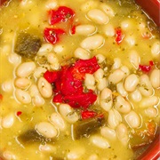 Navy Bean and Bell Pepper Soup