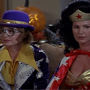 S9.E6: Room Full of Heroes