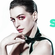 S38.E7: Anne Hathaway/Rihanna