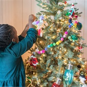 Decorate a Christmas Tree
