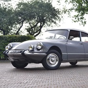 Citroën DS 1955-1967 Auxiliary Driving Lamps 1964