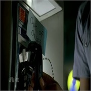 Heroes: "Chapter Seven: 'Nothing to Hide' " (S1,E7)