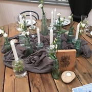 "Pooled" Tablecloth in Middle of Table