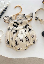 Cách Chọn Quần Áo Sơ Sinh 0-3 Tháng Phù Hợp (Mombbymart)