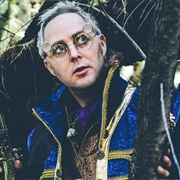 S1.E92: Deals in the Dark