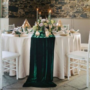 Table Runners on Round Tables