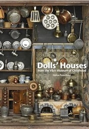 Dollhouses: From the V&A Museum of Childhood (Halina Pasierbska)