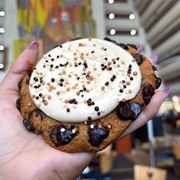 Peanut Butter-Chocolate Chunk Cookie