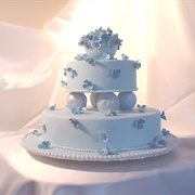 Balls Between Cake Tiers