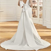 Long Bow Trailing to Floor