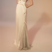 Visible Dress Lining of Different Fabric