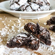 Gluten-Free Chocolate Fudge Crinkle Cookie