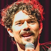 Luke Arnold