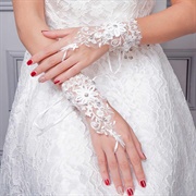 Short Fingerless Gloves With Finger Loop for Bride