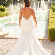 Lace-Edged Cowl Back