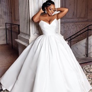 Pointed Top Sweetheart Neckline