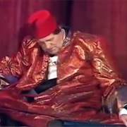 Tommy Cooper Has a Heart Attack
