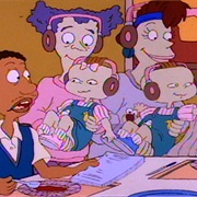 S3.E1: Dummi Bear Dinner Disaster/Twins Pique