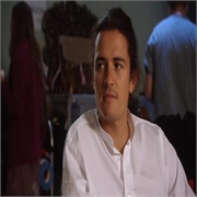 Extras: "Orlando Bloom" (S2,E1) -- Season Premiere