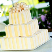 Vertical Stripes on Wedding Cake