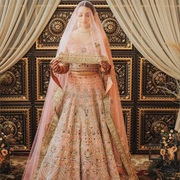 Metallic Edge Around Veil