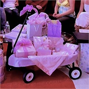 The Girls Next Door: "Baby Talk" (S2,E10)