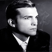 S30.E15: Ashton Kutcher/Gwen Stefani