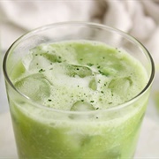 Honeydew Boba Tea With Cucumber Boba