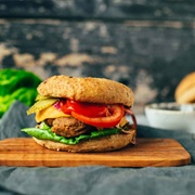 Seitan Cheeseburger