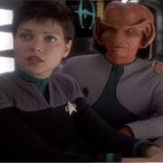 S7.E10: It's Only a Paper Moon