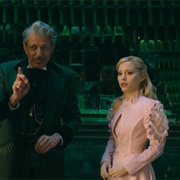 Glinda Helps the Wizard(Wicked)