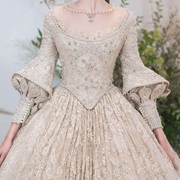 Flower-Shaped Cutout Sleeves