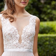 Scalloped Plunge Neckline