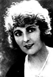 Pearl as Detective (1913)