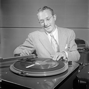 The Hucklebuck - Tommy Dorsey Orchestra and Charlie Shavers