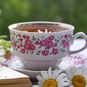 Raspberry Green Tea With Flowers