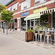 Avenue Victoria, Saint-Lambert