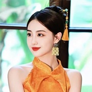 Hairpin With Dangling Decoration