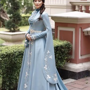 Dangling Sleeves Over Long Sleeves