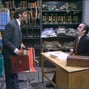 S2.E11: How Not to Be Seen