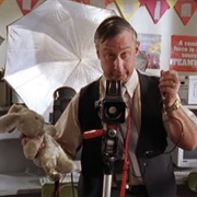 S2.E2: Shutterbugged