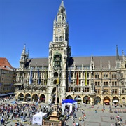 See the Rathaus-Glockenspiel in Munich