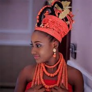 Okuku Set (Coral Necklace and Headdress)