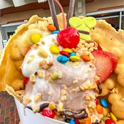 Goofy Peanut Grand Waffle Sundae