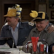 S4.E10: The Bar Stoolie